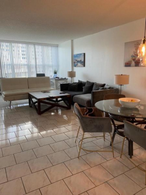 South Ocean Drive Spacious Penthouse for Rent, Hallandale